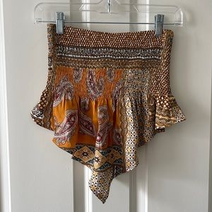Paisley, tube top with a v-cut bottom. Stretch top